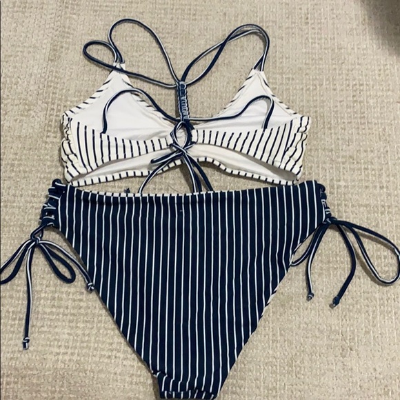 Bathing suit - Picture 2 of 2